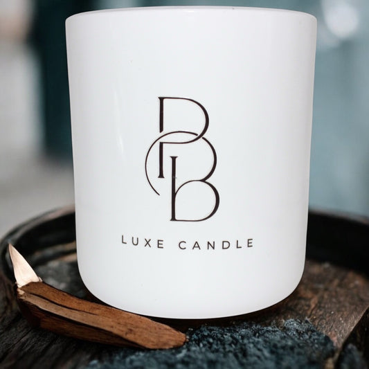 Luxe Candle- Tonka & Oud